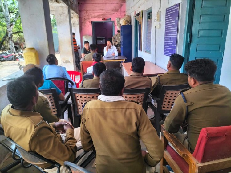 रतलाम जिले में पुलिस कर्मियों को घायलों की जान बचाने के लिए सिखाया जा रहा सीपीआर देना