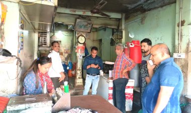 जिला खाद्य औषधि विभाग द्वारा दूध एवम दूध से बने खाद्य पदार्थों के नमूने लिए गए