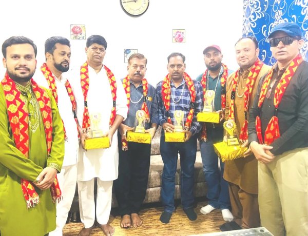 हिंदी पत्रकारिता के 200 वर्ष पूर्ण,कलाम सर्वधर्म सोशल वेलफेयर सोसाइटी ने हिंदी पत्रकारिता दिवस पर पत्रकारों का किया सम्मान